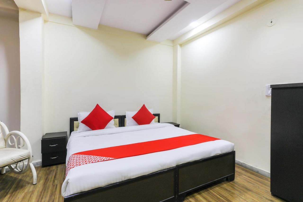 Oyo 62194 Pleasure Palace Hotel Indore Buitenkant foto